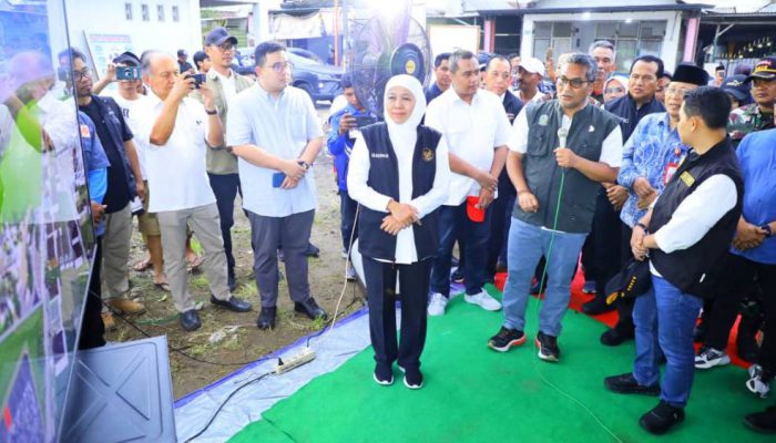 Khofifah Tinjau Penanganan Kumuh Terpadu Mojokerto: Infrastruktur, Sanitasi, Rumah Layak Huni.