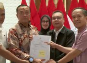 Presiden Prabowo Rehabilitasi Guru Luwu Utara, Pulihkan Nama Baik dan Hak