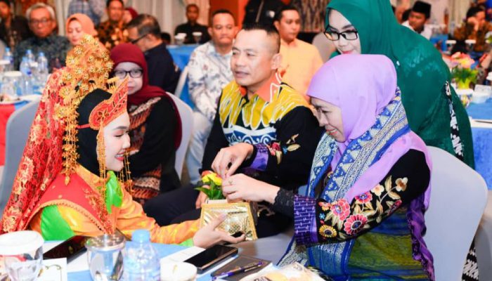 Guyub Rukun dan Trengginas, Gubernur Khofifah Ajak Diaspora Jatim di Kepri Ambil Bagian dalam Pembangunan