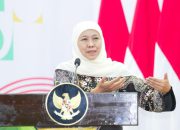 Gubernur Khofifah Raih Penghargaan BMPS atas Komitmen Penguatan Pendidikan Jatim Cerdas