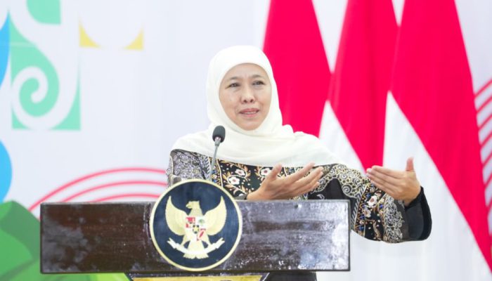 Gubernur Khofifah Raih Penghargaan BMPS atas Komitmen Penguatan Pendidikan Jatim Cerdas