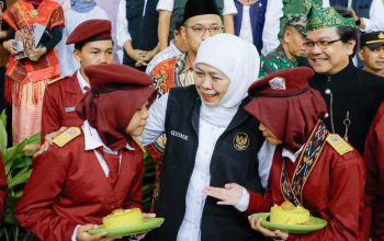 Gubernur Khofifah Surprise, Siswa Sekolah Rakyat Mojokerto Pidato Lima Bahasa di Hardiknas