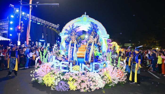 The Glowing Coral Garden Jadi Daya Tarik Mobil Hias Pelindo di Surabaya Vaganza 2026
