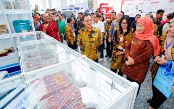 Gubernur Khofifah Buka Surabaya Hospital Expo XX 2026, Dorong RS di Jatim Adaptif terhadap AI dan Teknologi Kesehatan