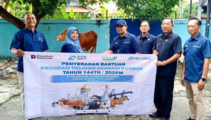 PT Terminal Teluk Lamong Salurkan 12 Sapi dan 21 Kambing Lewat Program Pelindo Berbagi Kurban