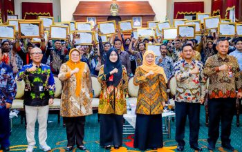 Gubernur Khofifah Apresiasi Tim Kyai Lodra Peraih Piala Bergilir Presiden RI, Perkuat Regenerasi dan Ekosistem Reog Ponorogo