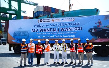 MV WANTAI Sandar Perdana di Teluk Lamong, Dorong Efisiensi Perdagangan Global