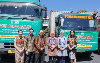 Gubernur Khofifah Dorong Industri Perikanan Jatim Naik Kelas, Lepas Ekspor 405 Ton Ikan Kaleng ke Mancanegara