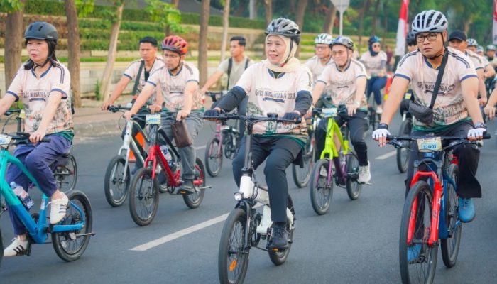 Gubernur Jatim Khofifah Ikut Gowes Bersama Ratusan Peserta Rayakan HUT ke-73 Bank Indonesia