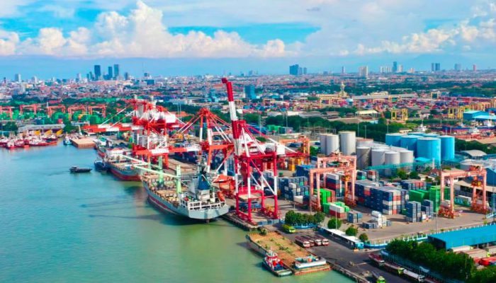 Terminal Teluk Lamong Perkuat Daya Saing Logistik Nasional, Throughput Semester I Meningkat Signifikan