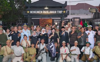 Peringatan 79 Tahun Perjuangan TRIP, Gubernur Khofifah Bersama Destry Damayanti Ajak Generasi Muda Meneladani Jiwa Patriot