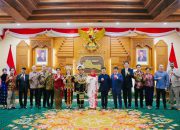 Upacara HUT ke\-81 RI di Grahadi Khidmat, Gubernur Khofifah Tekankan Pentingnya Kedaulatan Pangan**