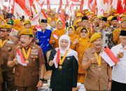 Terima Bintang LVRI, Gubernur Khofifah Ajak Generasi Muda Perkuat Persatuan dan Lawan Hoaks